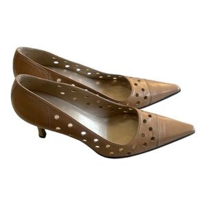 Stuart weitzman | tan pointed toe heels pumps neutral office size 8